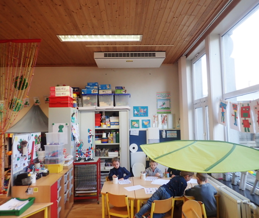 What are the benefits of a decentralised ventilation system?